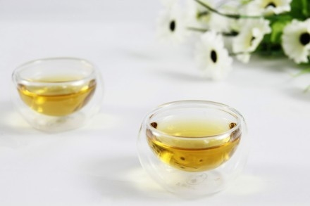 アンジ 白茶 春 に 採集 する と 濃い 茶色 の 茶 は 消化 を 促進 する