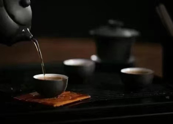 ウーロン茶,緑茶,半発酵茶とも呼ばれます