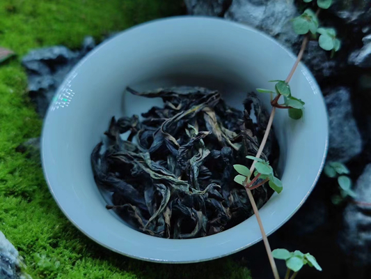 ジン・ジュンメイ 80g缶詰のプレゼントボックス お茶 ウウイ山の花 小種 リアンユン茶工場卸売