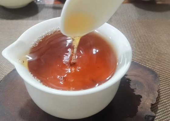 シャン・シャオチョング 黒茶 80g 缶詰のプレゼントボックス 茶 武井・シャン・シャオチョング リアンユン 茶工場 卸売