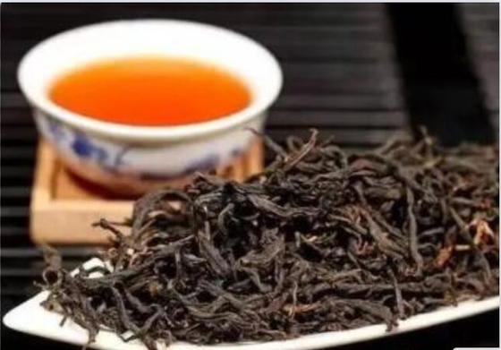 野生茶の茶芽です 野生茶の原生的な種から採取されています