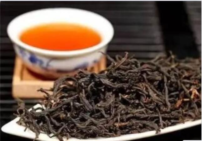 野生茶の茶芽です 野生茶の原生的な種から採取されています